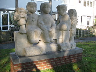 kinderlied standbeeld drie kleine kleutertjes